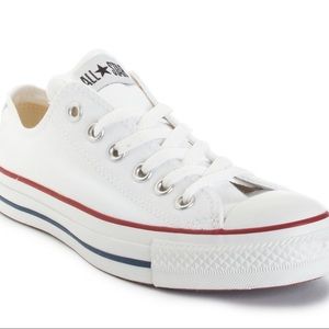 NEW WHITE CONVERSE WOMANS SIZE 8