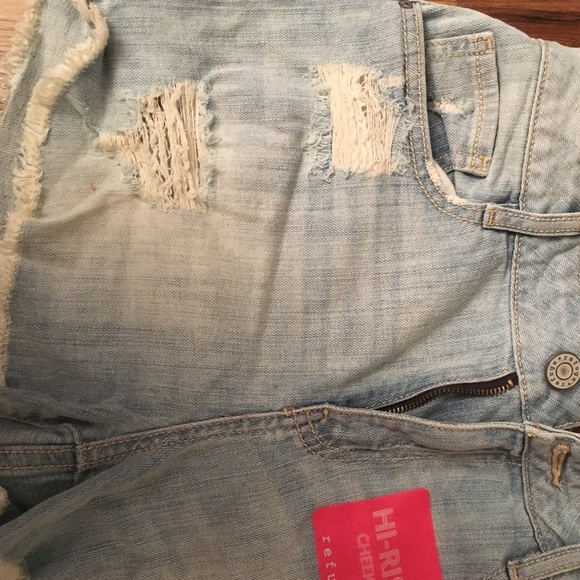 High Rise Cheeky Shorts - Picture 2 of 4