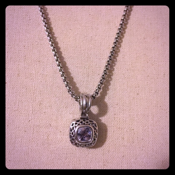 Fashion necklace with light purple pendant