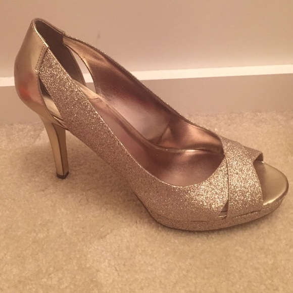 Perfect heels for prom/special events - Picture 2 of 2