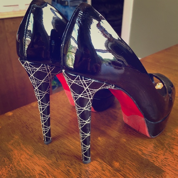 SOLD! Enzo real leather platform pumps