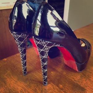 SOLD! Enzo real leather platform pumps