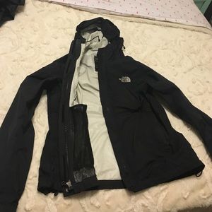 The North Face Jackets & Coats - Spring rain jacket!❤️ The North Face Jackets & Coats - Spring rain jacket!❤️