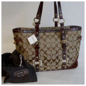 💕ONE DAY SALE! 🎉 A COACH CLASSIC!