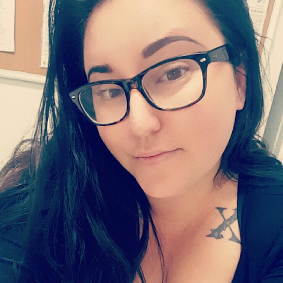 Meet your Posher, Andrea