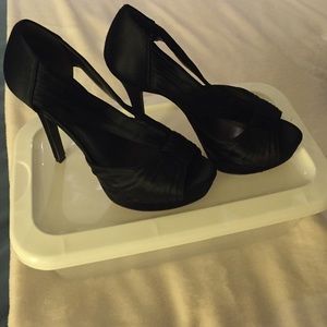 Jessica Simpson Peep Toe Heels Black Size 6