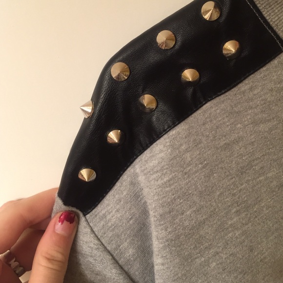 Sweater - Picture 2 of 3