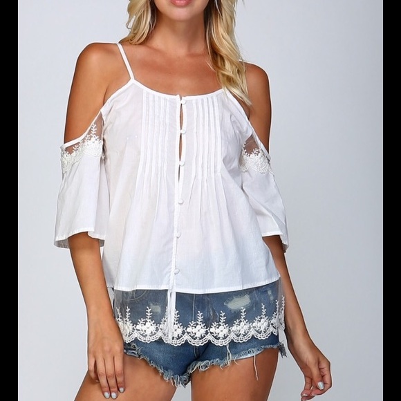 ‼️ Clearance White Cold Shoulder Top - Picture 2 of 4
