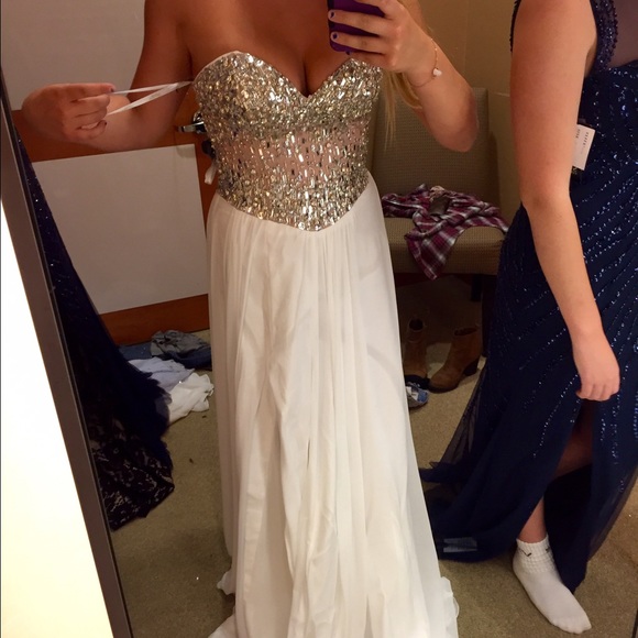 Terani couture Prom dress - Picture 2 of 4