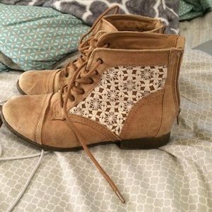 Crotchet detailed booties