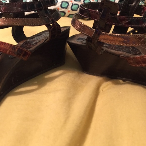 Sandals - Picture 2 of 3