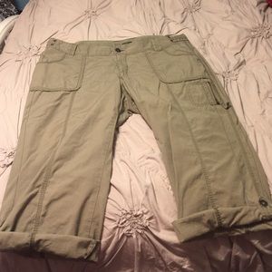 Eddie Bauer Blakely Fit Green Cargo Capris  20w