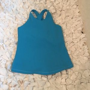 Lululemon tank. Size 6 or 8. Re-poshing. :)