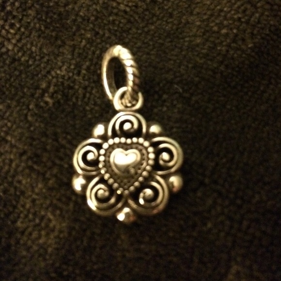 Brighton Charm - Picture 2 of 2