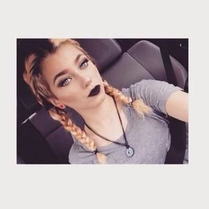 Meet your Posher, Deanna