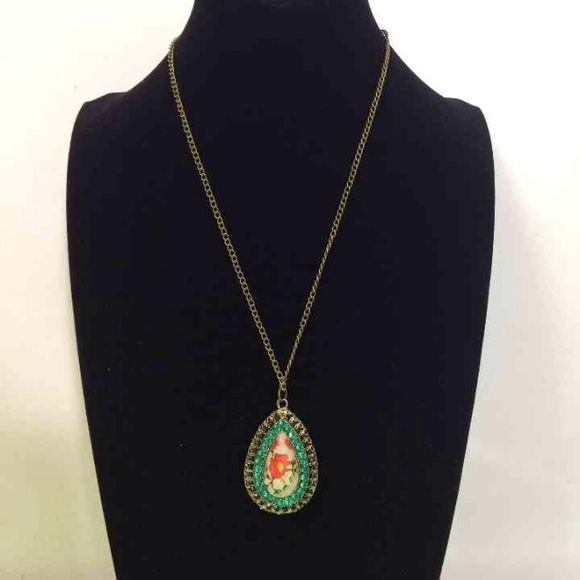 Bronze teardrop shape pendant necklace