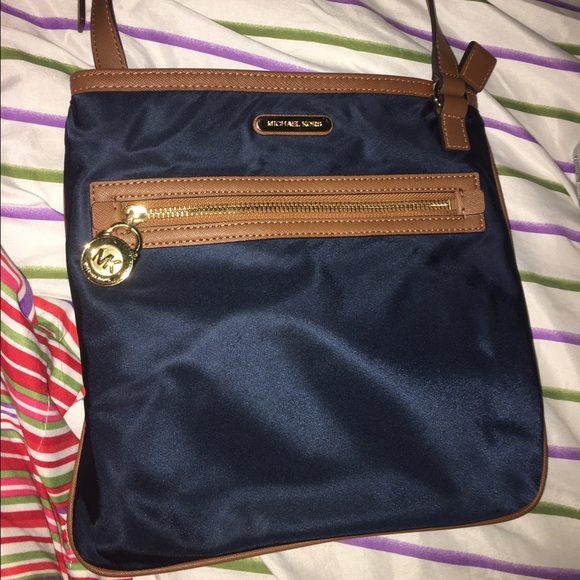 Michael Kors CROSSBODY.