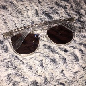 CLEAR WILDFOX CATFARER SUNGLASSES