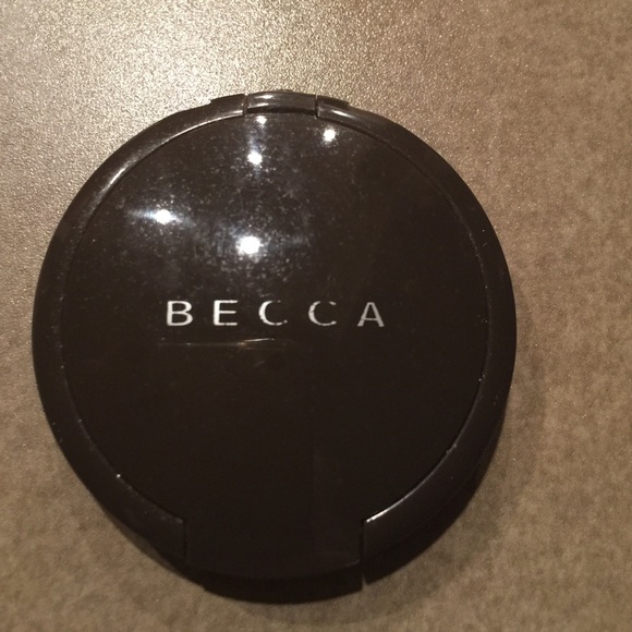 Becca Shimmering Skin Perfector Pressed in Opal