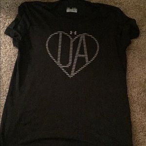 Size medium under armour tee