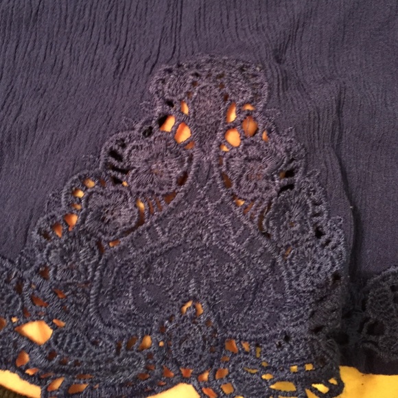 Tank top - Picture 2 of 3