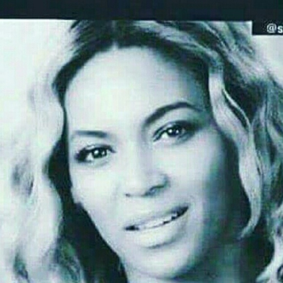 Meet your Posher, Julianna - Picture 1 of 1