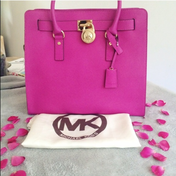 Michael Kors Handbags - 👛WEEKEND SALE👛Michael Kors Large Hamilton