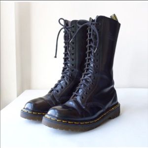 Dr. Martens 14 Eye