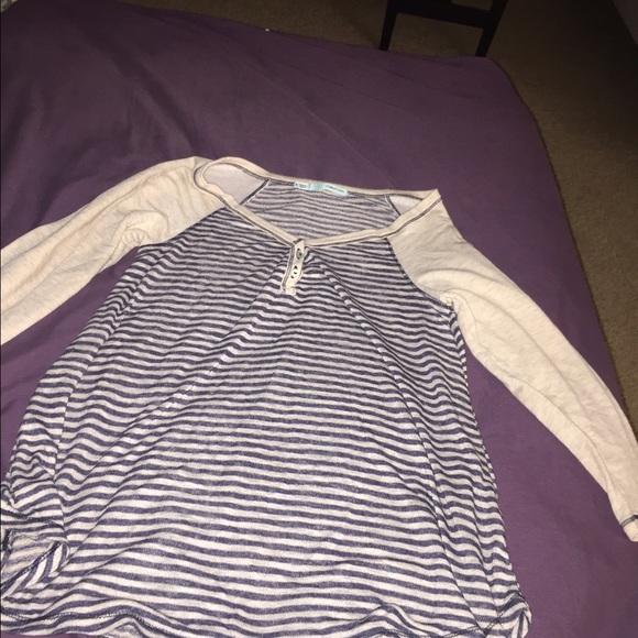 3/4 sleeve striped shirt