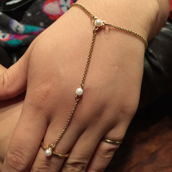 Hand chain jewelry - Picture 2 of 4