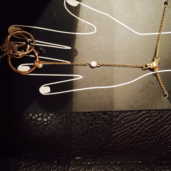 Hand chain jewelry - Picture 4 of 4