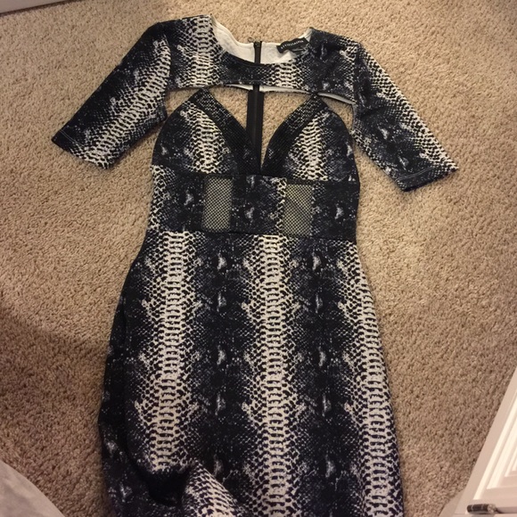 Snake print tight dress below the knee