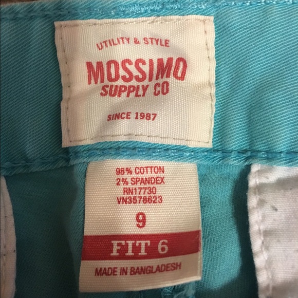 Shorts - Picture 3 of 4