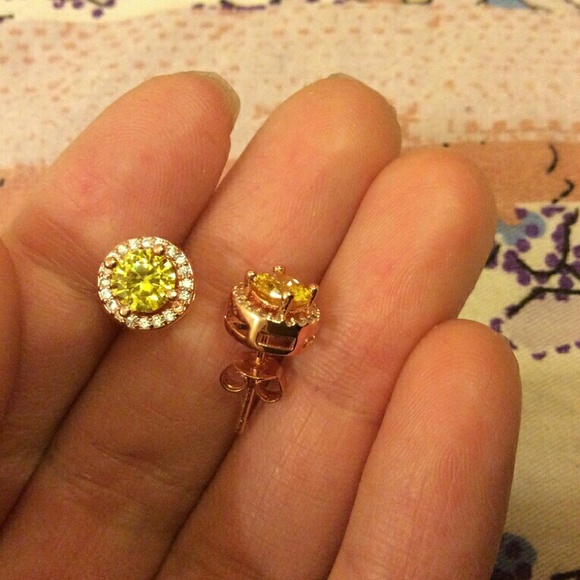 10k Rose Gold Yellow CZ Stud Earrings - Picture 2 of 3