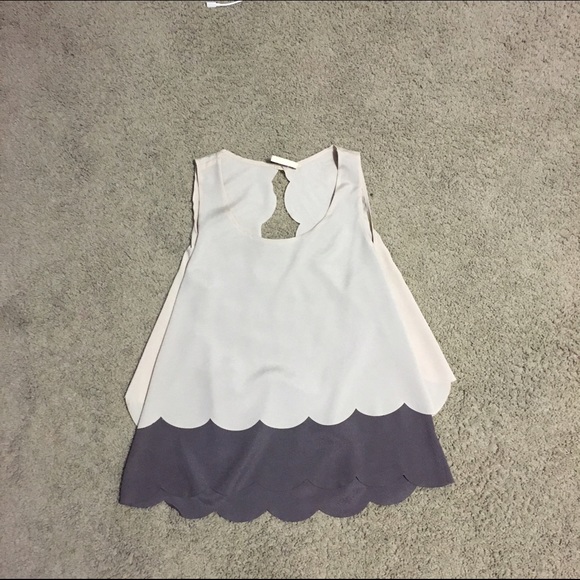 Scalloped open back top