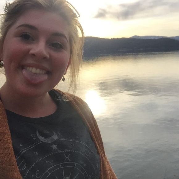 Meet your Posher, Krissa