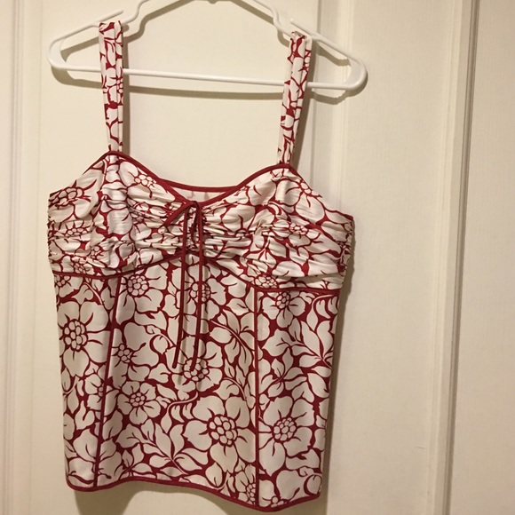 Beautiful,beautiful tank top.