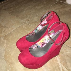 Steve Madden girl wedges