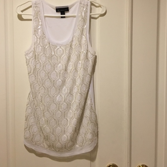 Beautiful sleeveless summer top.