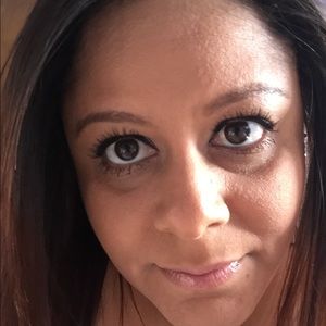 Meet your Posher, Alma