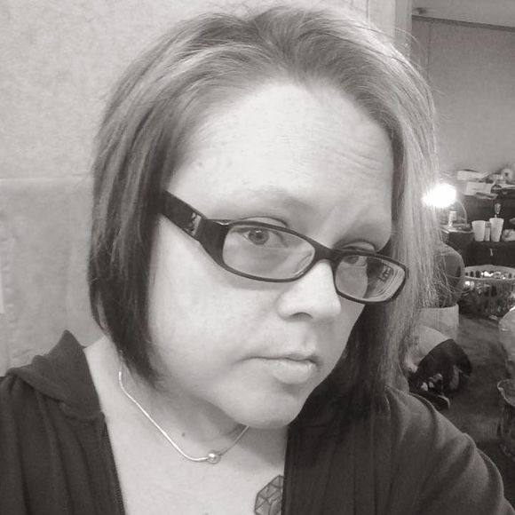 Meet your Posher, Dominique - Picture 1 of 1