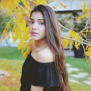 Meet your Posher, Valentina