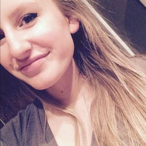 Meet your Posher, Ella