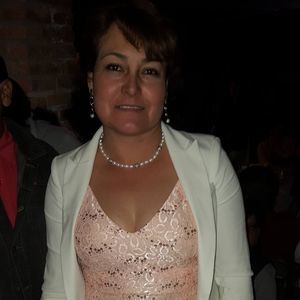 Meet your Posher, Elvia