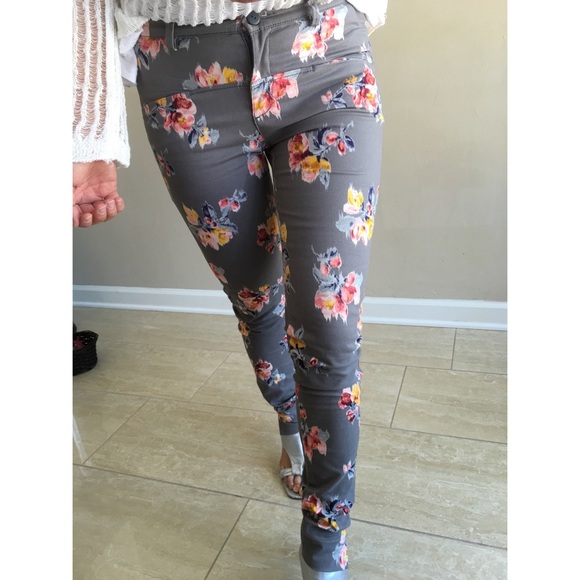Zara flower patterns pants - Picture 3 of 3