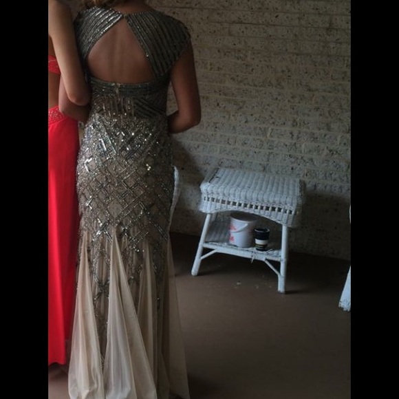 Adrianna Papell beaded gown - Picture 2 of 4