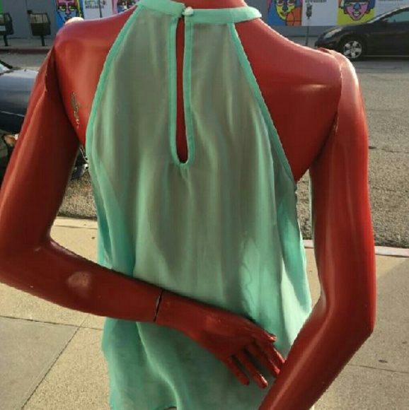 Light blue top - Picture 3 of 3