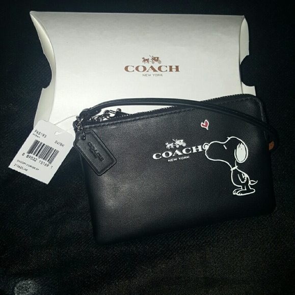 Coach snoopy wristlet NWT