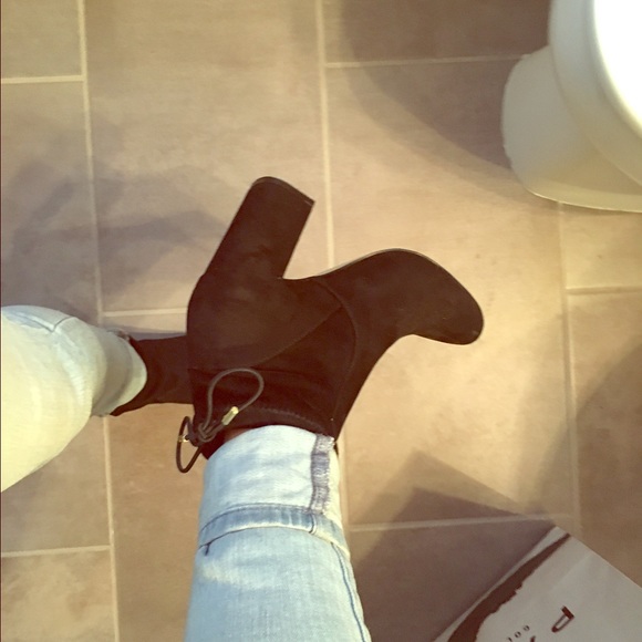 Steve Madden Suede Booties - Picture 1 of 2