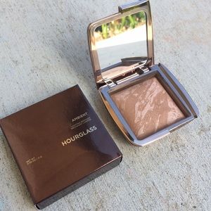 Hourglass Ambient Lighting Bronzer